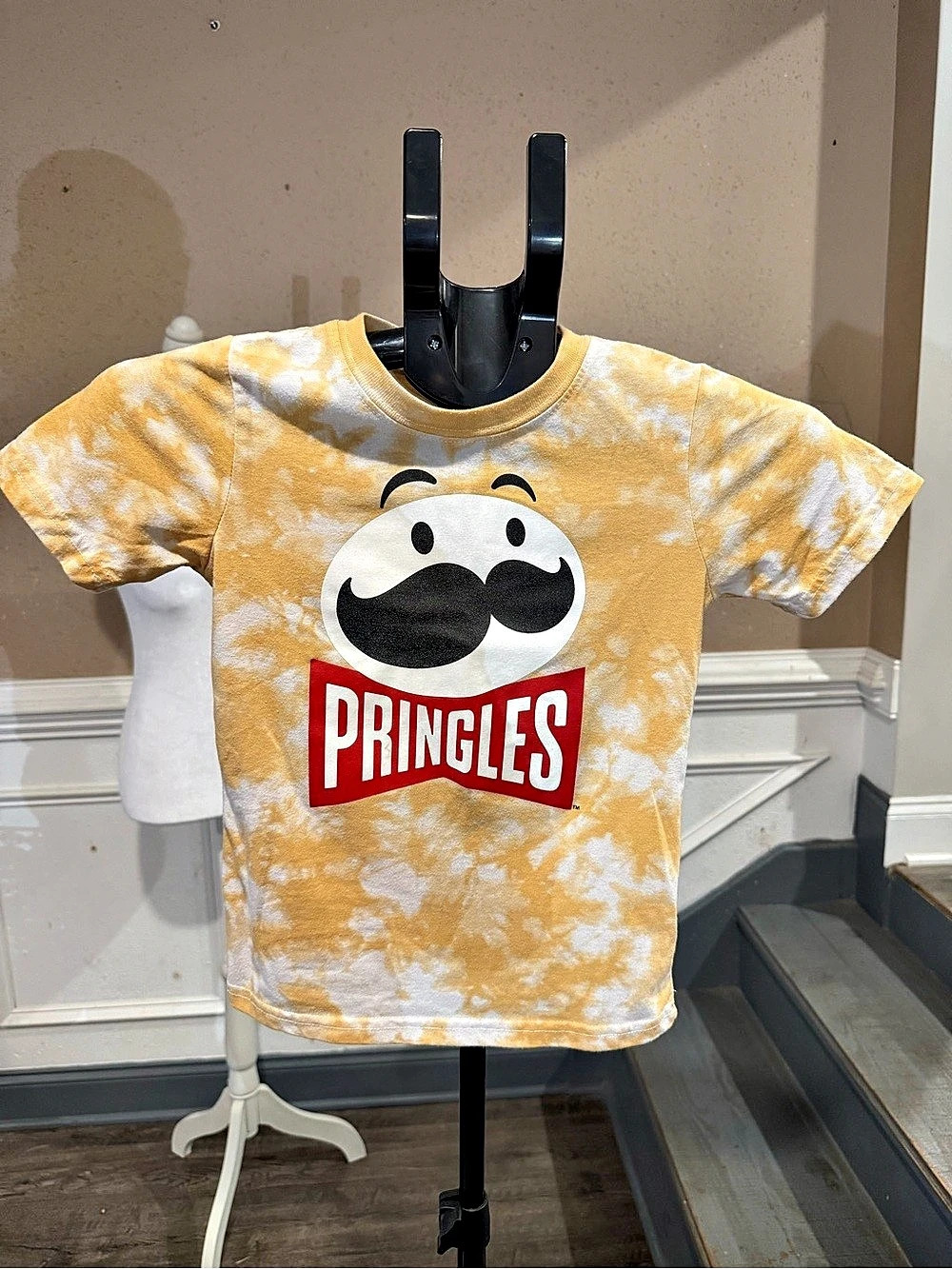 Pringles Boys Size 5 Yellow & White Tie-Dye Tee Like New
